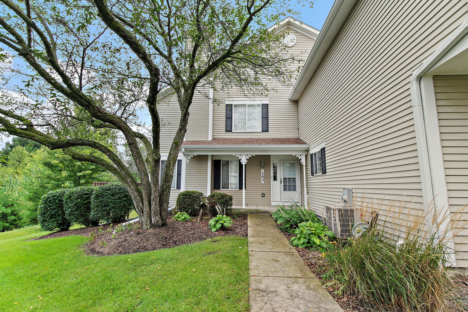 393 Lowell Drive 393 — photo