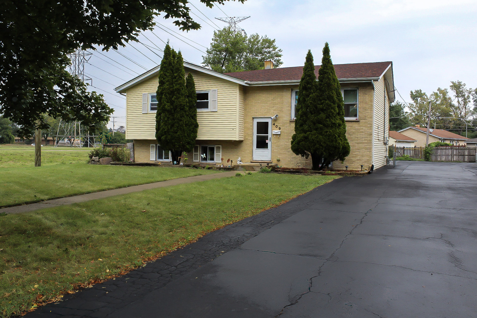 409 E Cherry Hill, Addison, IL 60101 — photo 2