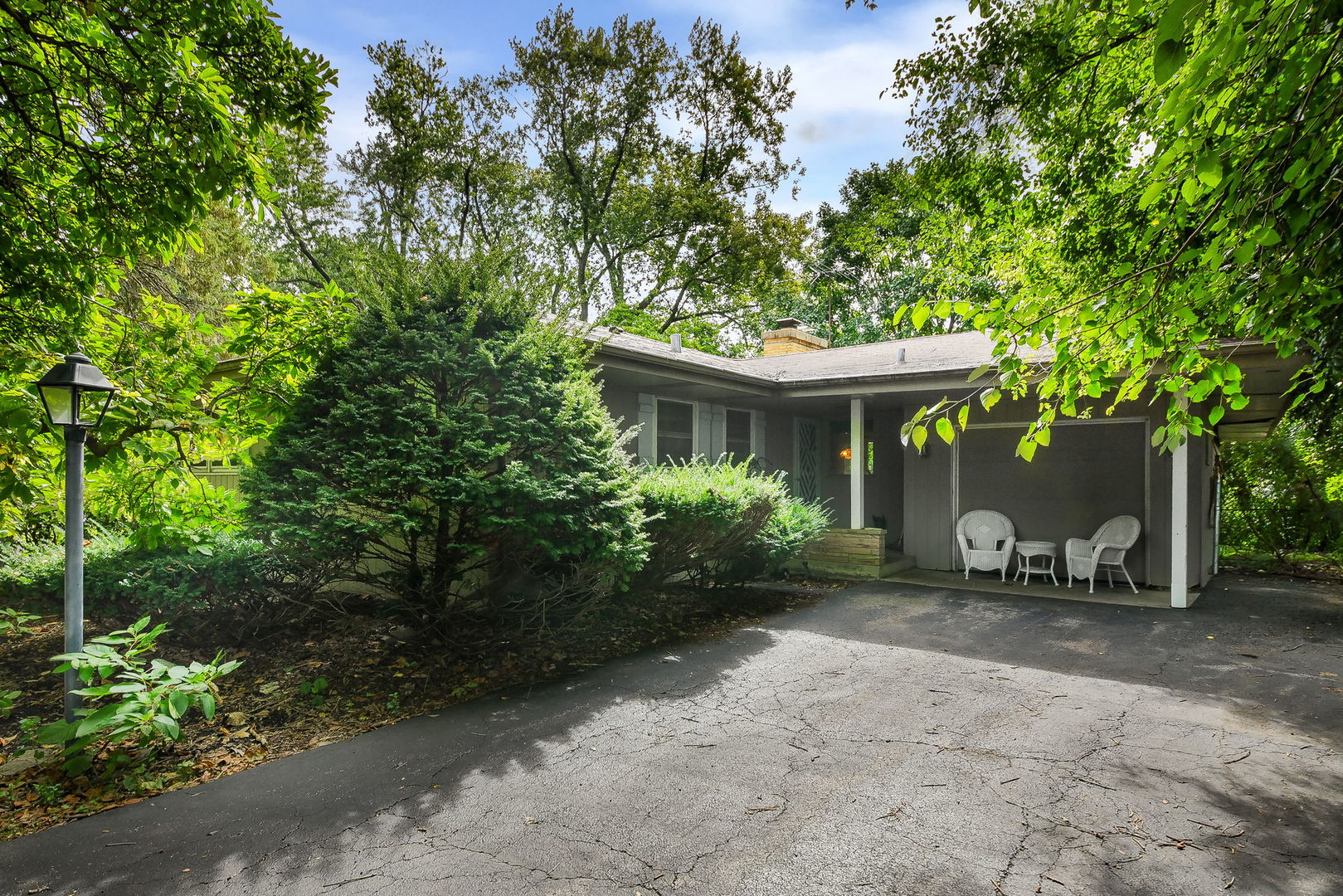 324 W Elm Street — photo