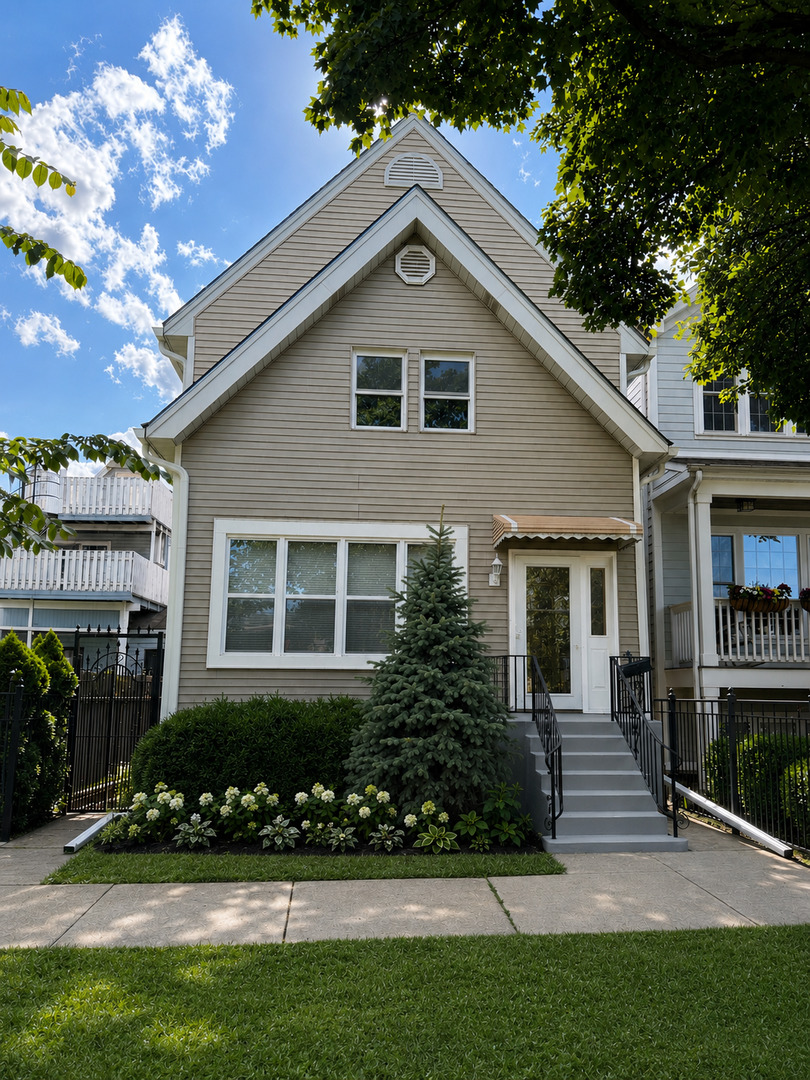 3914 N Mozart Street — photo