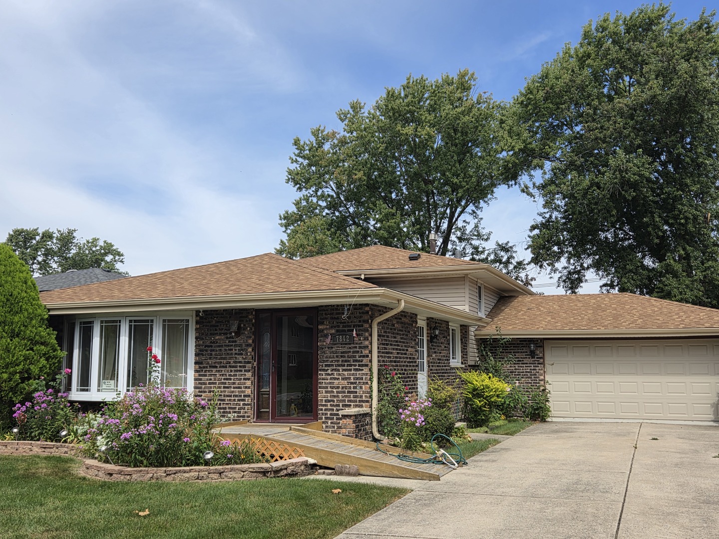 7842 W 101st Place — photo