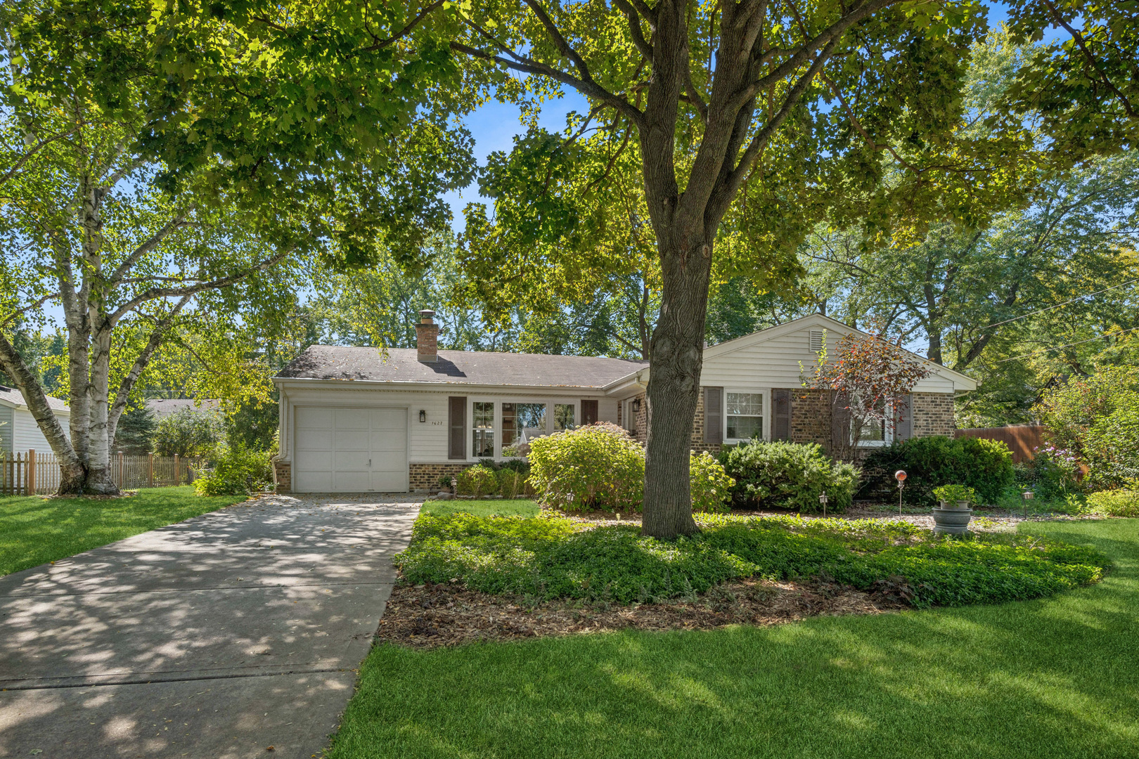 1627 E Jonquil Terrace — photo