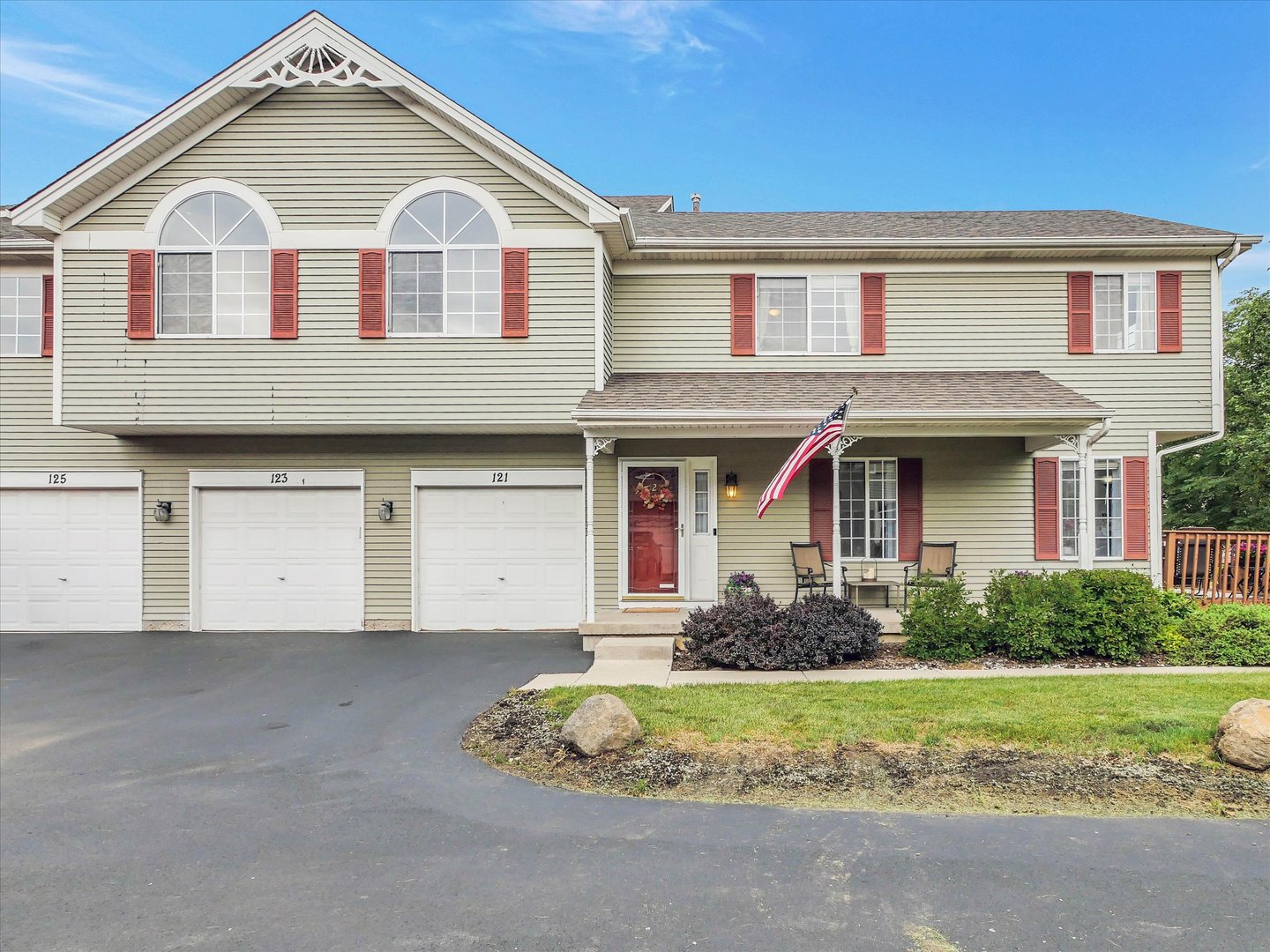 121 Village Creek Drive 121 — photo