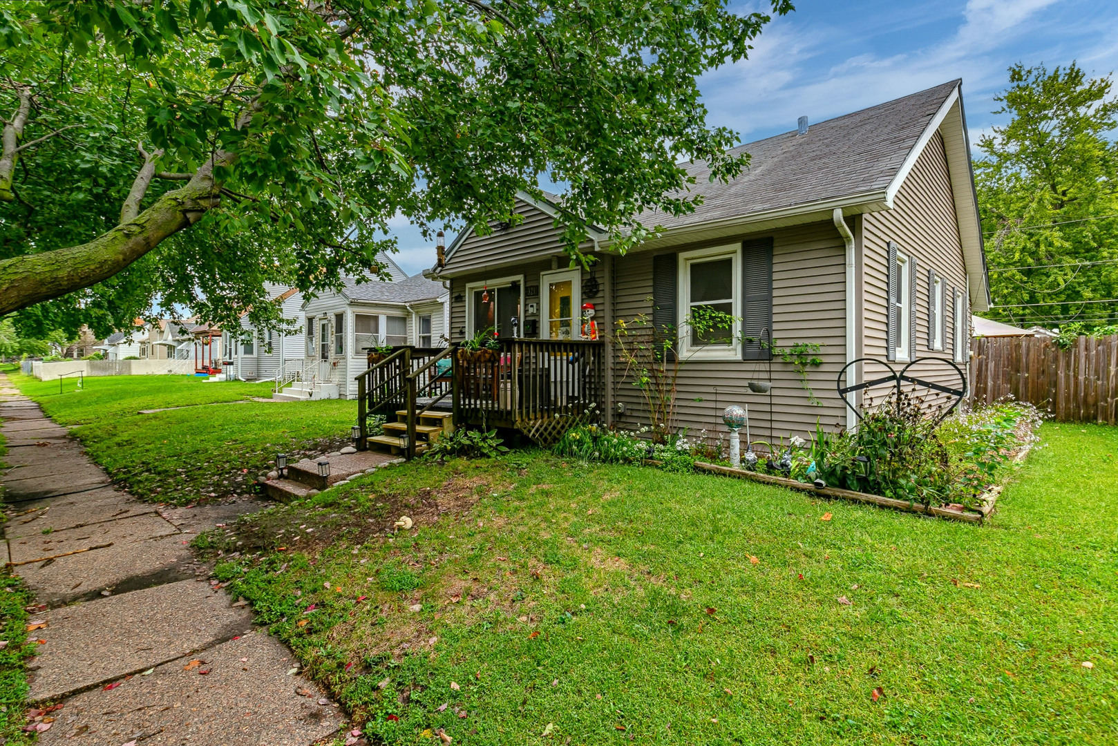 321 S Thornwood Avenue — photo