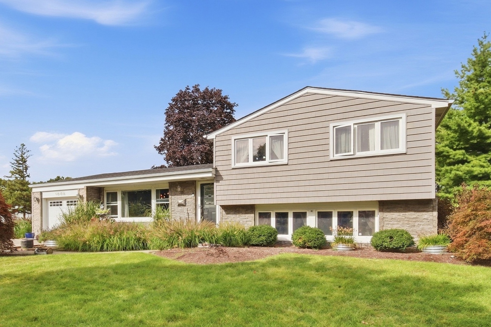 1006 W Frontenac Drive — photo