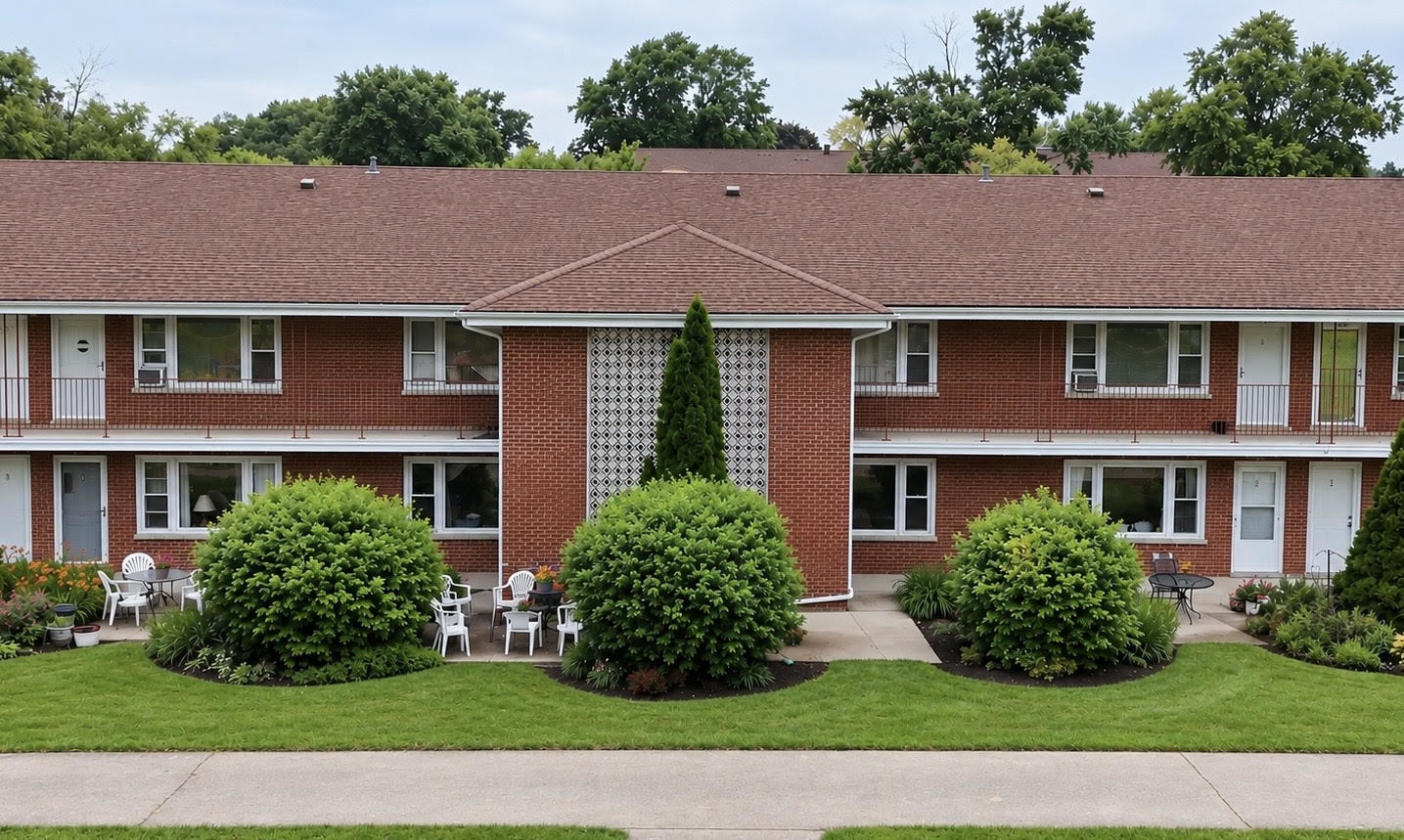 1105 Holiday Lane 14 — photo