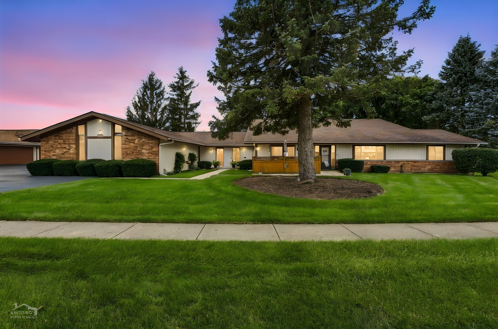 4905 W Oakwood Drive Unit D — photo