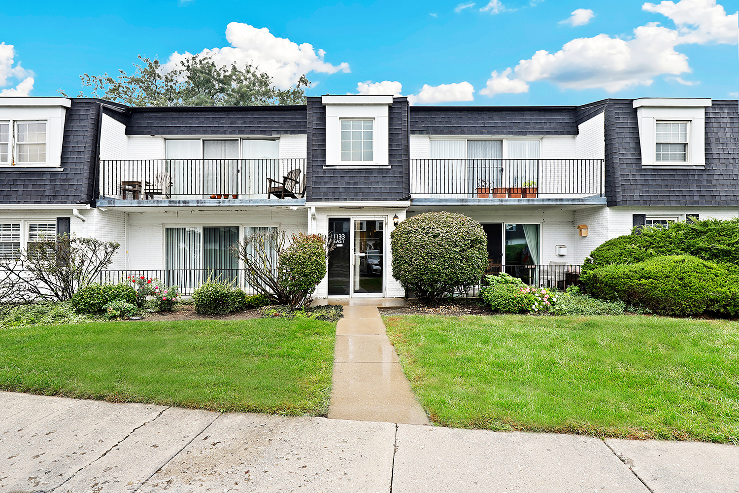 1133 Royal St George Drive 102 — photo