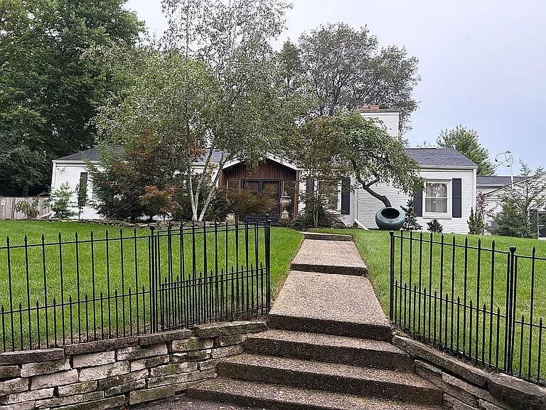 3105 E Landstrom Road — photo