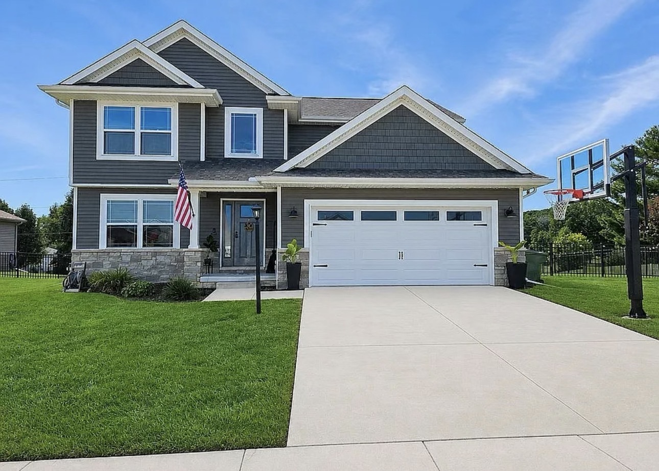 705 Red Bud Drive — photo