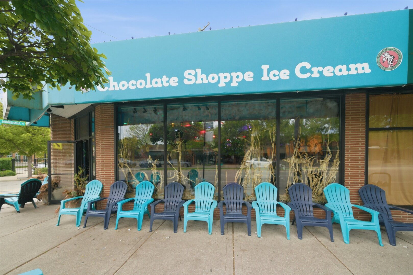 5337 W Devon Avenue, Chicago, IL 60646 — photo 2