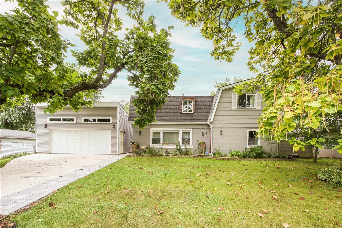 63 Fairway Road — photo