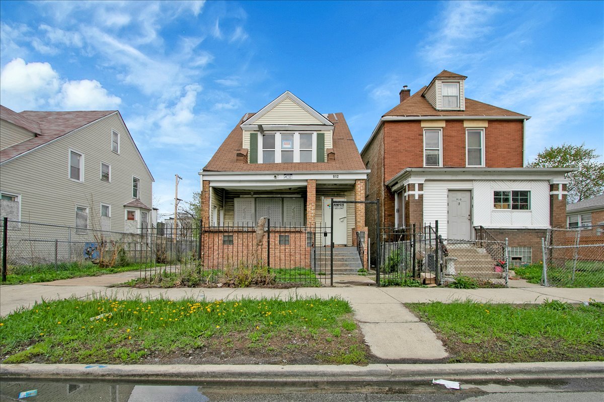 912 W 87th Street — photo