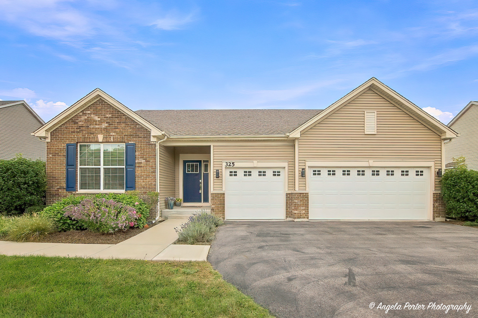 325 Tralee Lane — photo