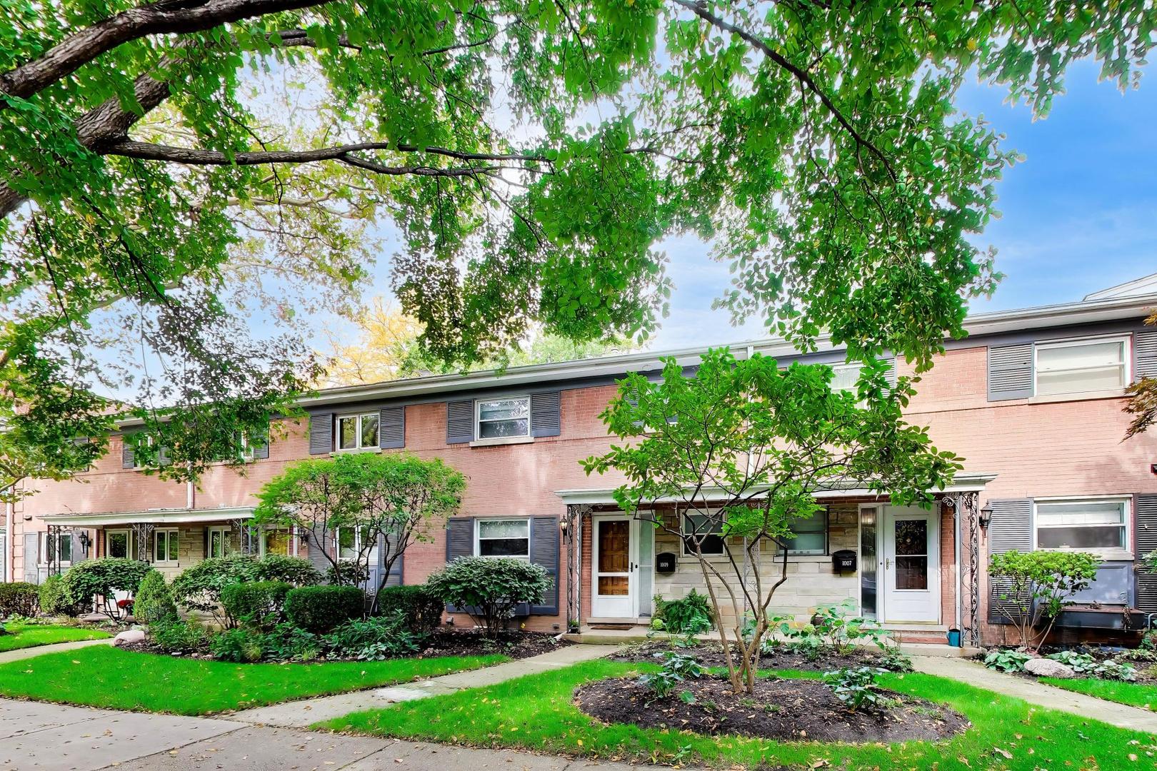 1009 Dempster Street — photo