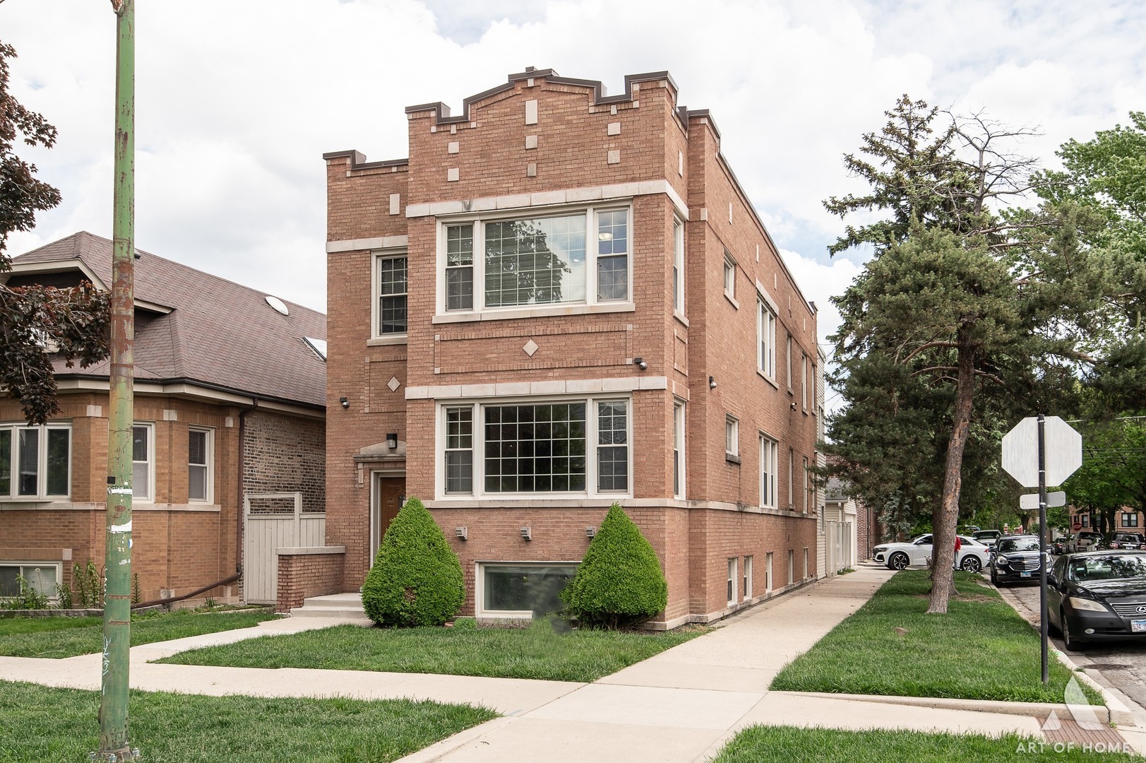 3301 N Kilbourn Avenue G — photo