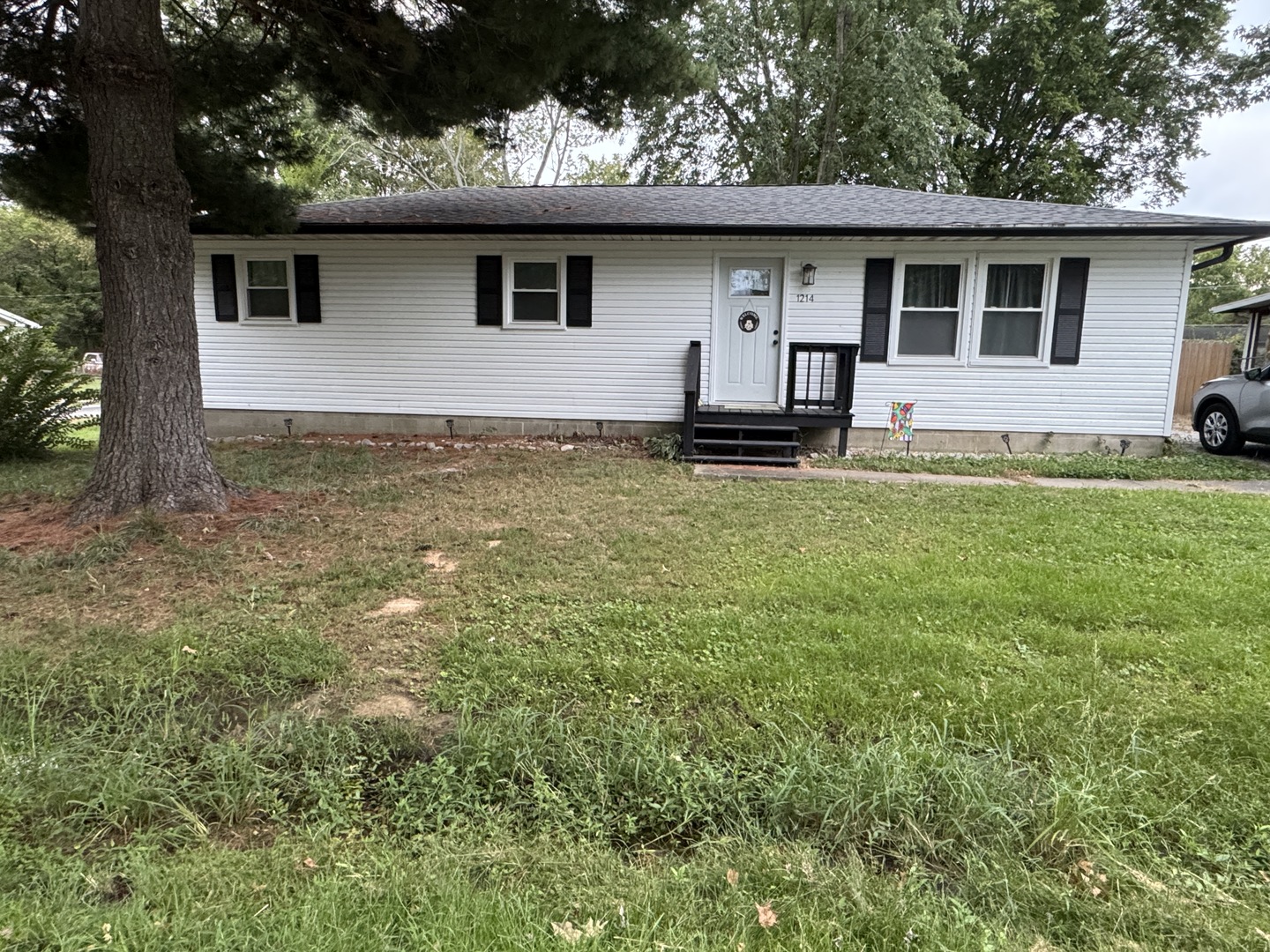 1214 E Grayson Street E, Benton, IL 62812 — photo 2