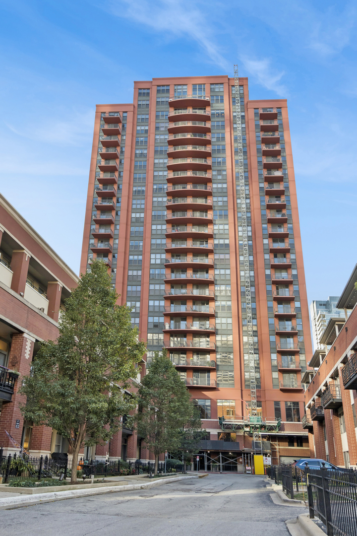 330 N Jefferson Street Unit 1206 — photo