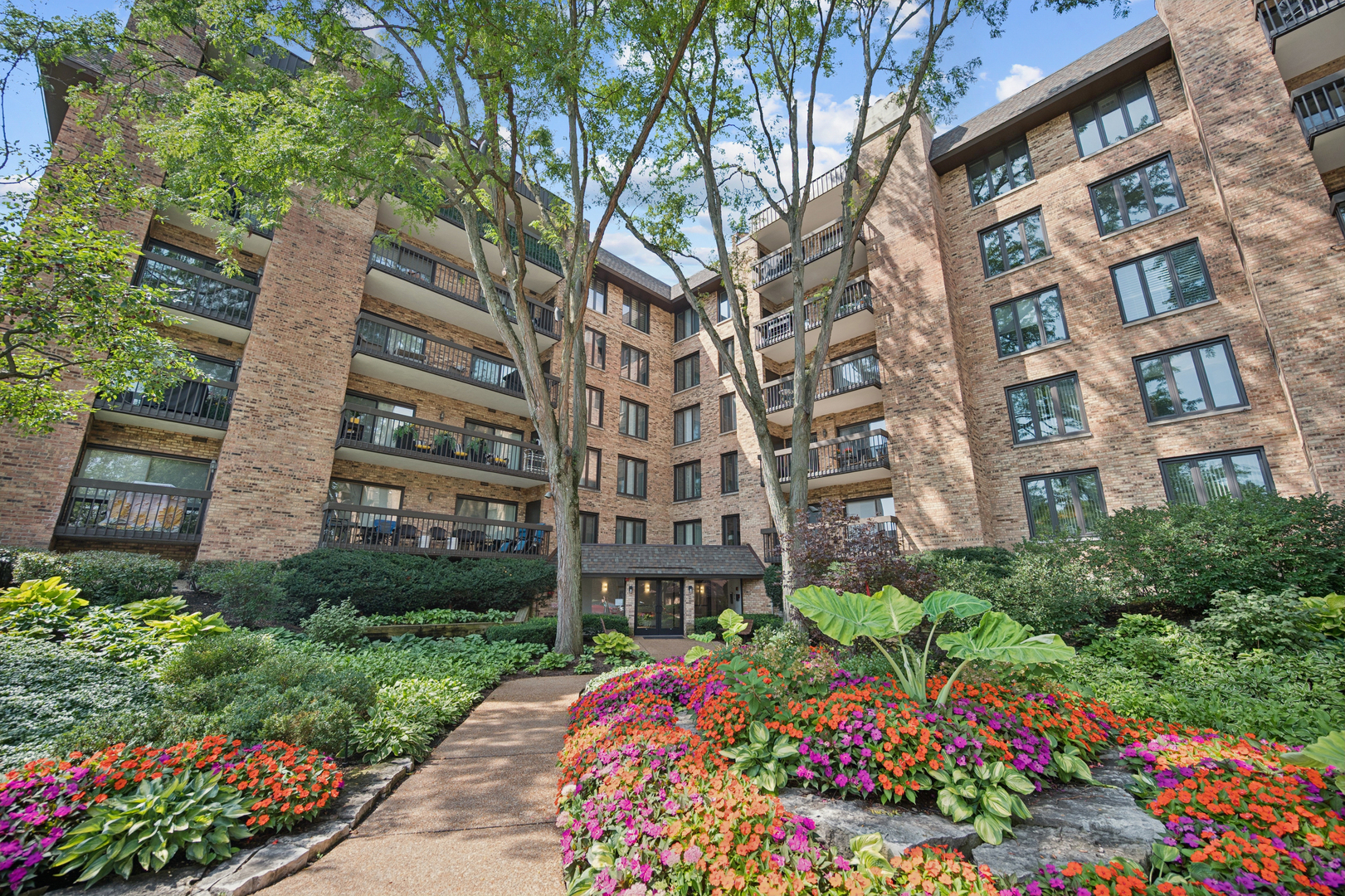 1740 Mission Hills Road 303 — photo