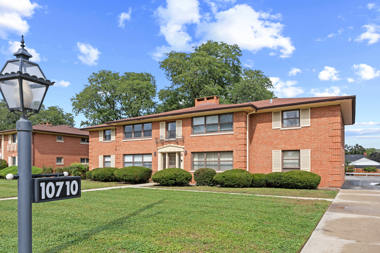10710 W Cermak Road 2W — photo