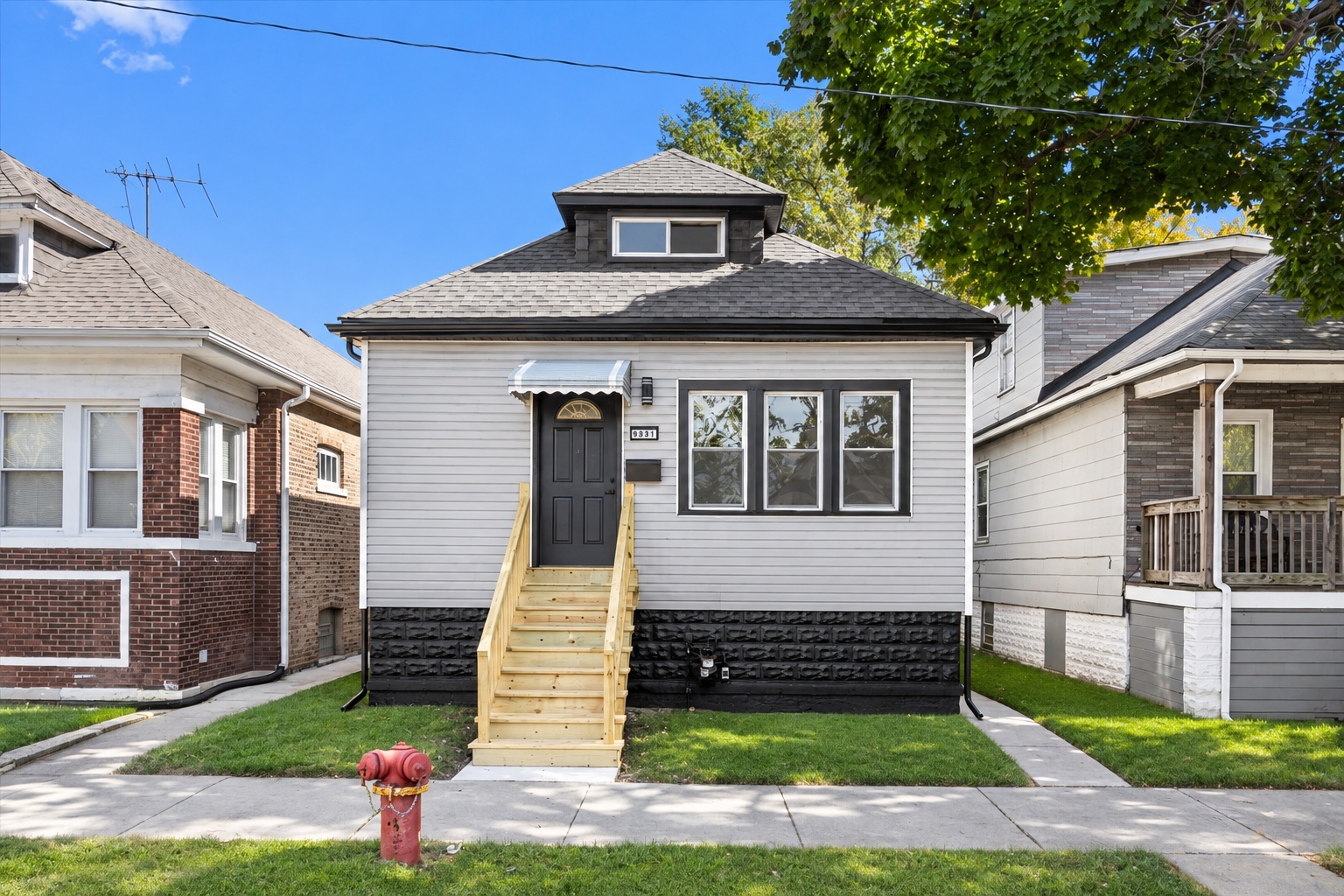 9331 S Woodlawn Avenue — photo
