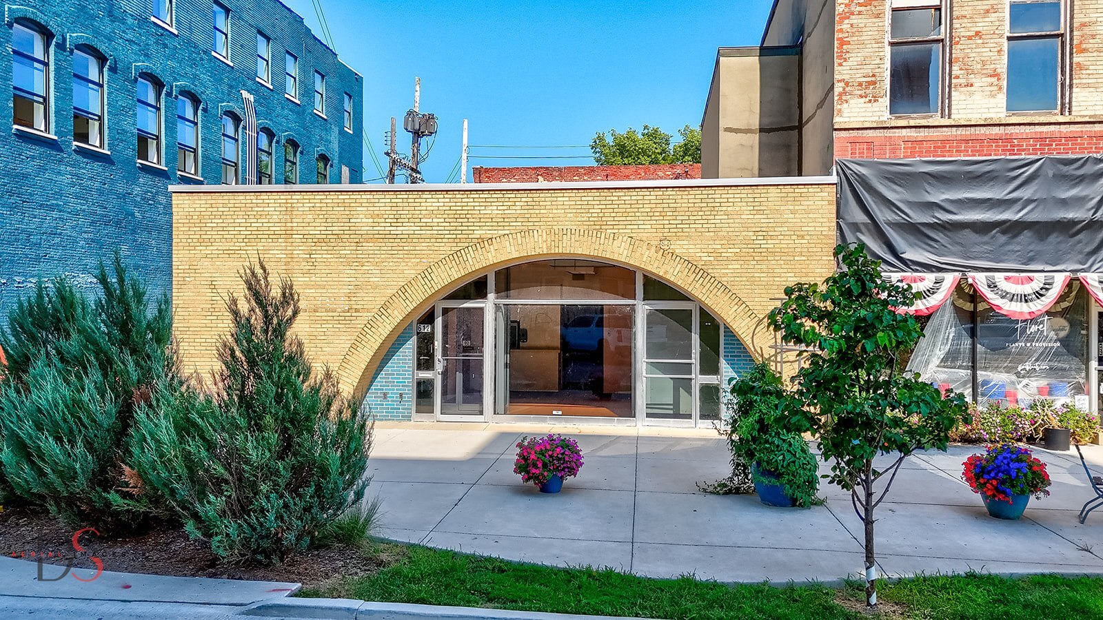 612 Court Street — photo