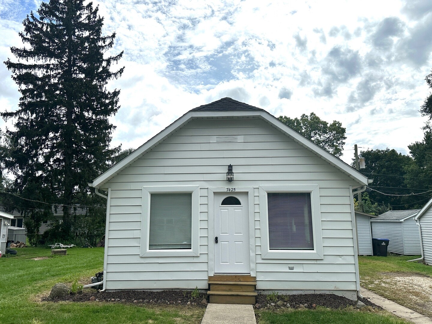 7425 Cedar Drive — photo