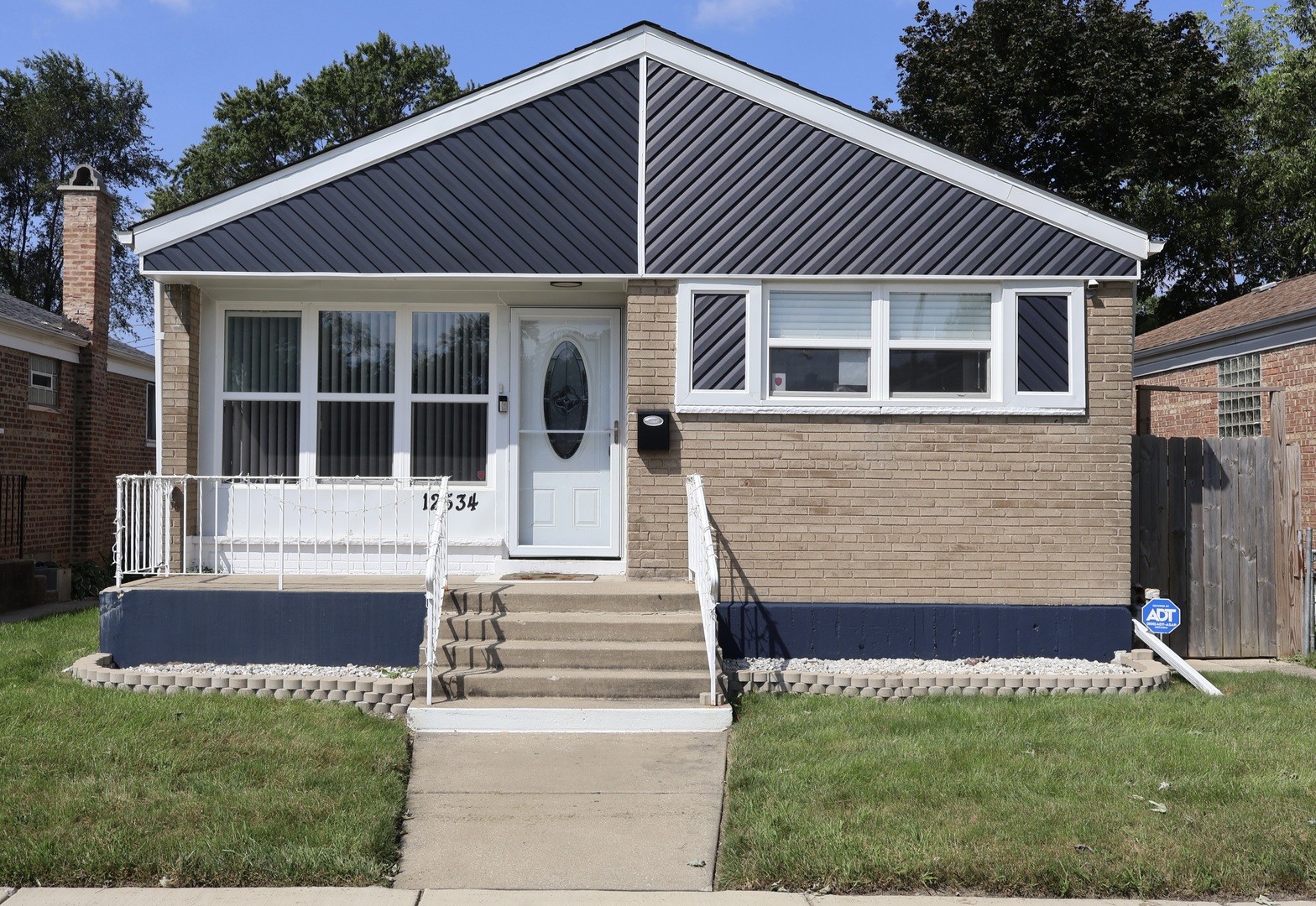12534 S Lincoln Street — photo