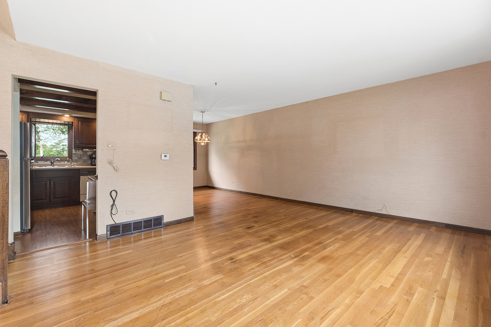 Home in Tinley Park, IL 60477 — photo 3
