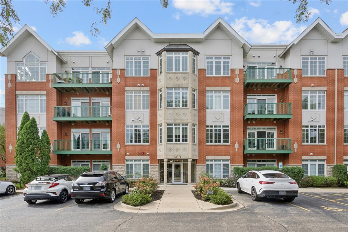 660 McHENRY Road 207 — photo