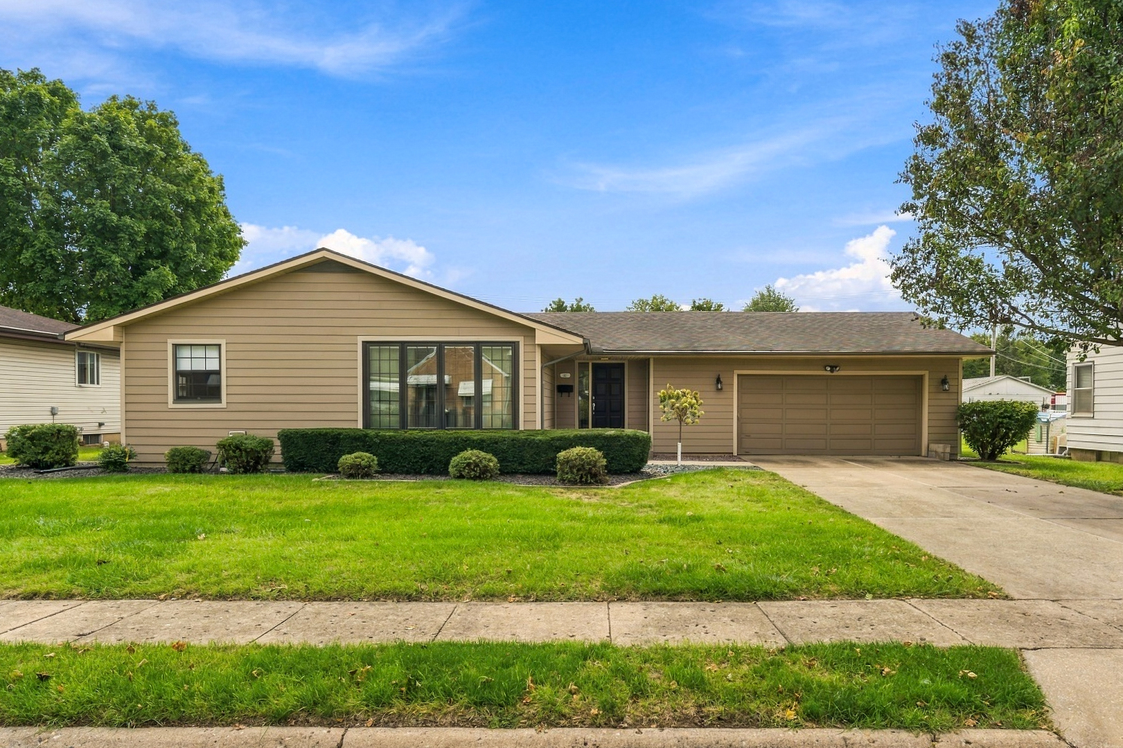 327 W Porter Street — photo