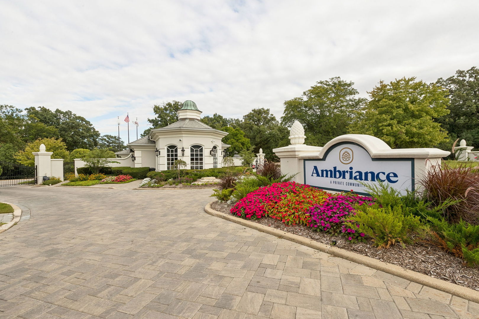 23 Ambriance Drive, Burr Ridge, IL 60527 — photo 2