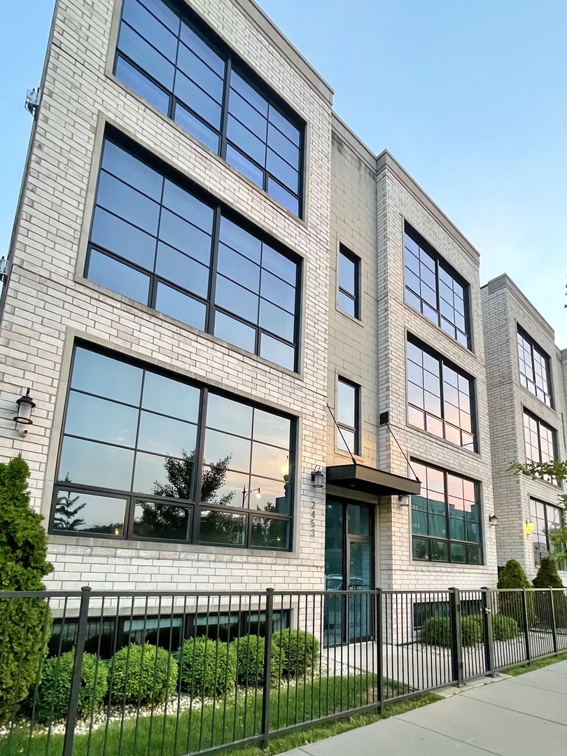 2453 W Irving Park Road 1E — photo