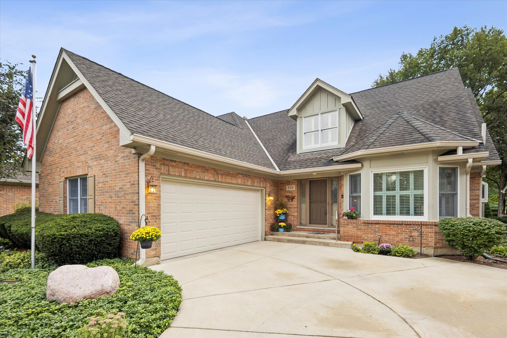933 Wedgewood Drive — photo