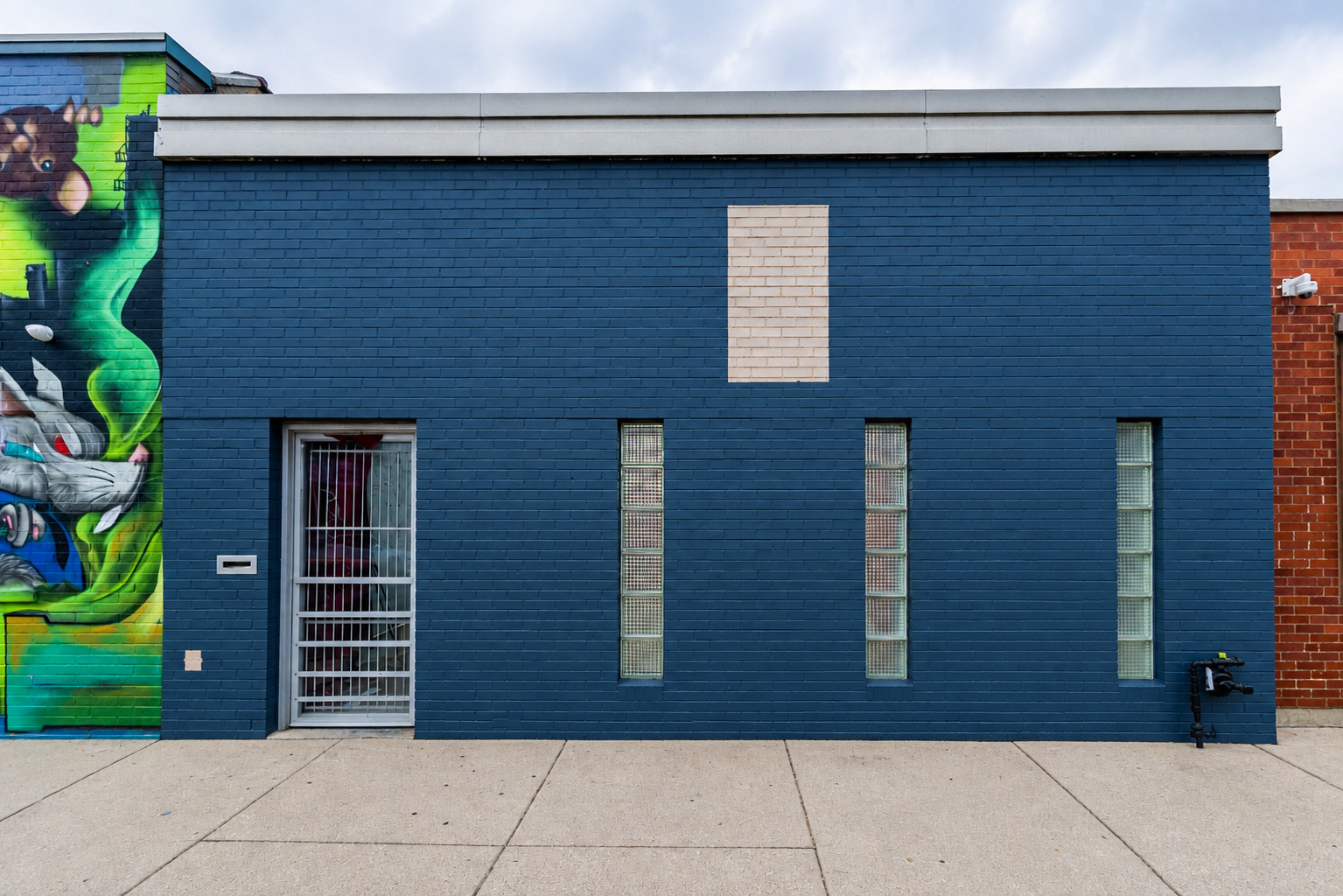 4447 W Belmont Avenue — photo
