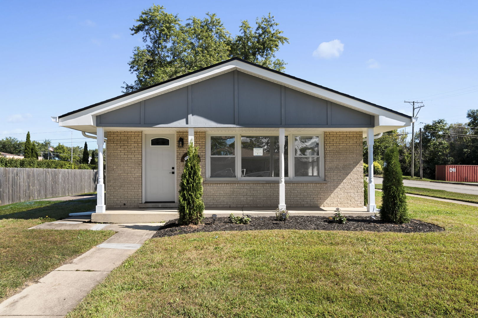 14057 S Hoxie Avenue — photo