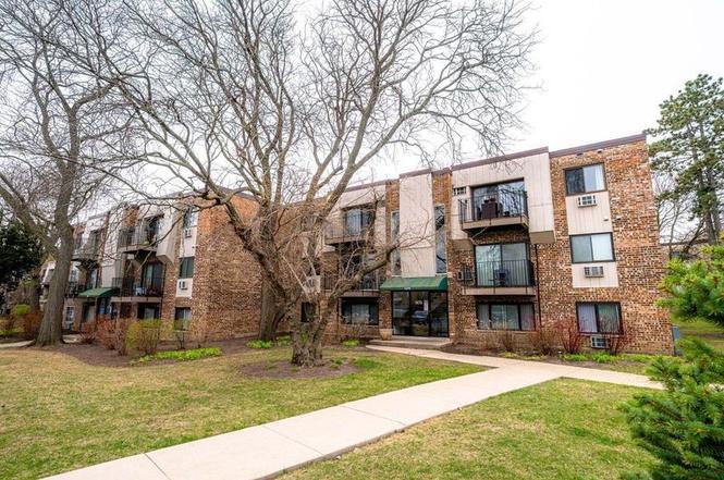 1475 Winslowe Drive Unit 104 — photo