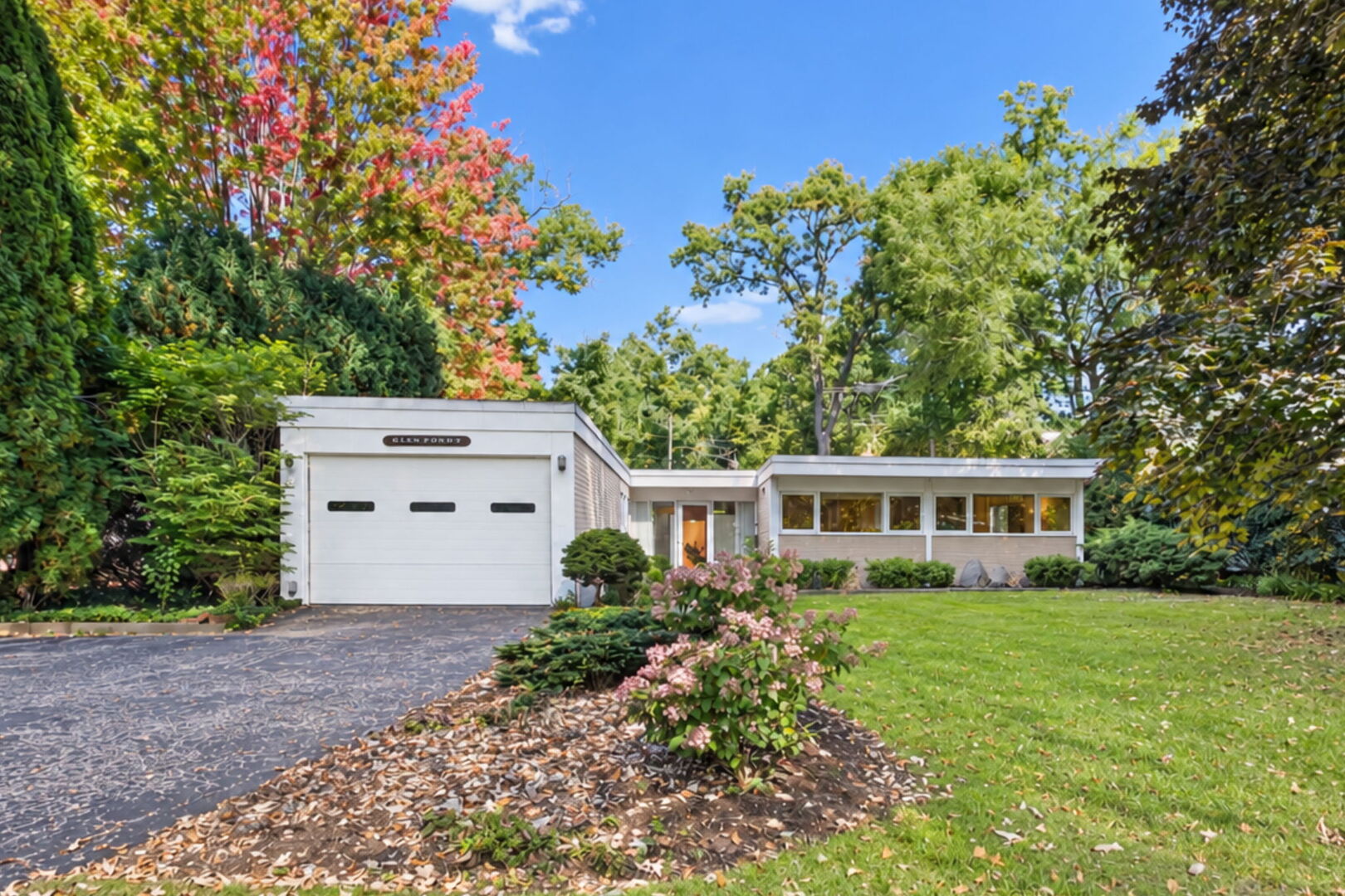 940 Ridgewood Drive — photo