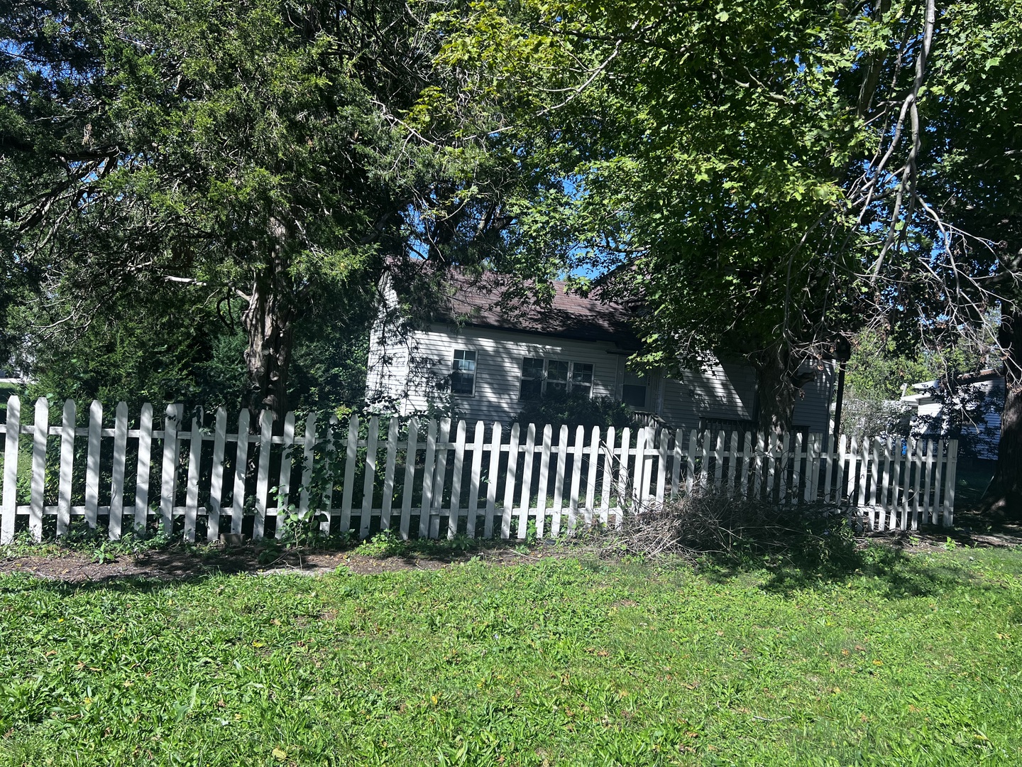 208 S Elm Street — photo