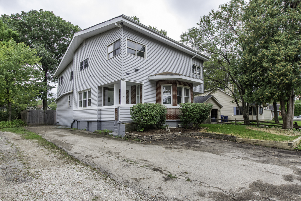 33827 N Oak Street — photo
