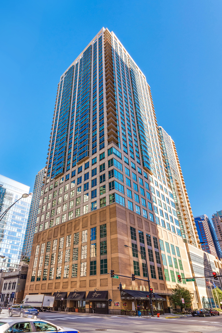 2 E Erie Street 3601 — photo