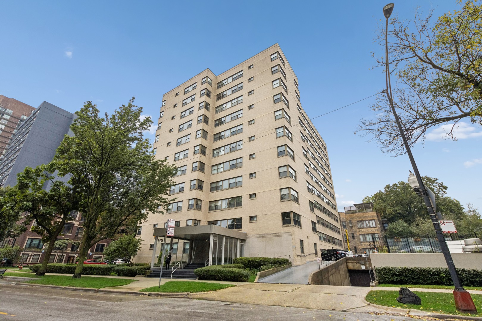 4200 N Marine Drive 1006 — photo