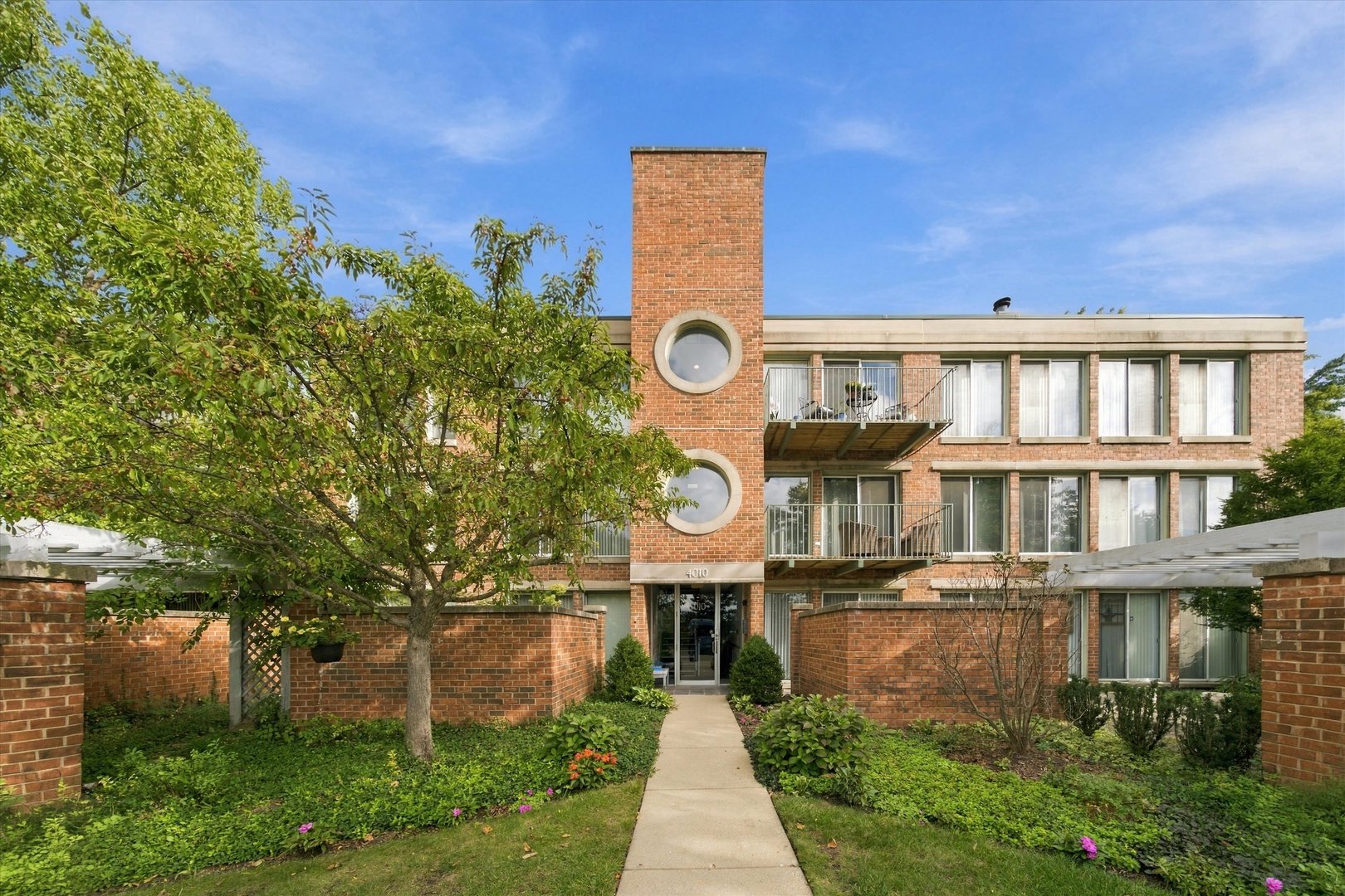 4010 Arbor Lane 203 — photo