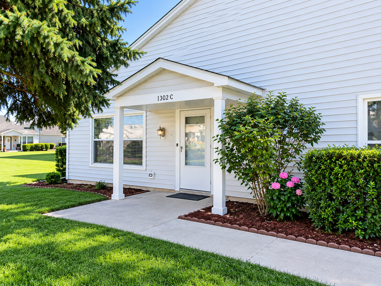1302 S Glen Circle C — photo