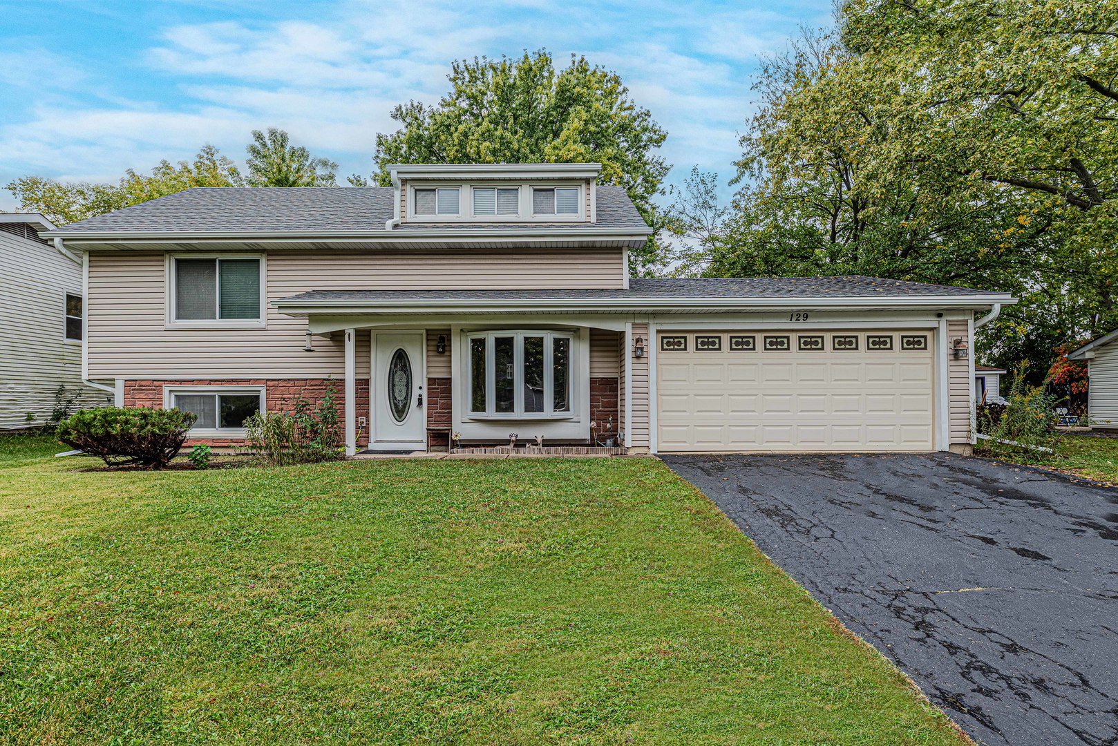 129 Delaware Drive — photo