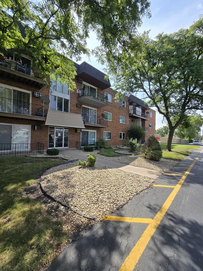 11245 S Harlem Avenue B1 — photo