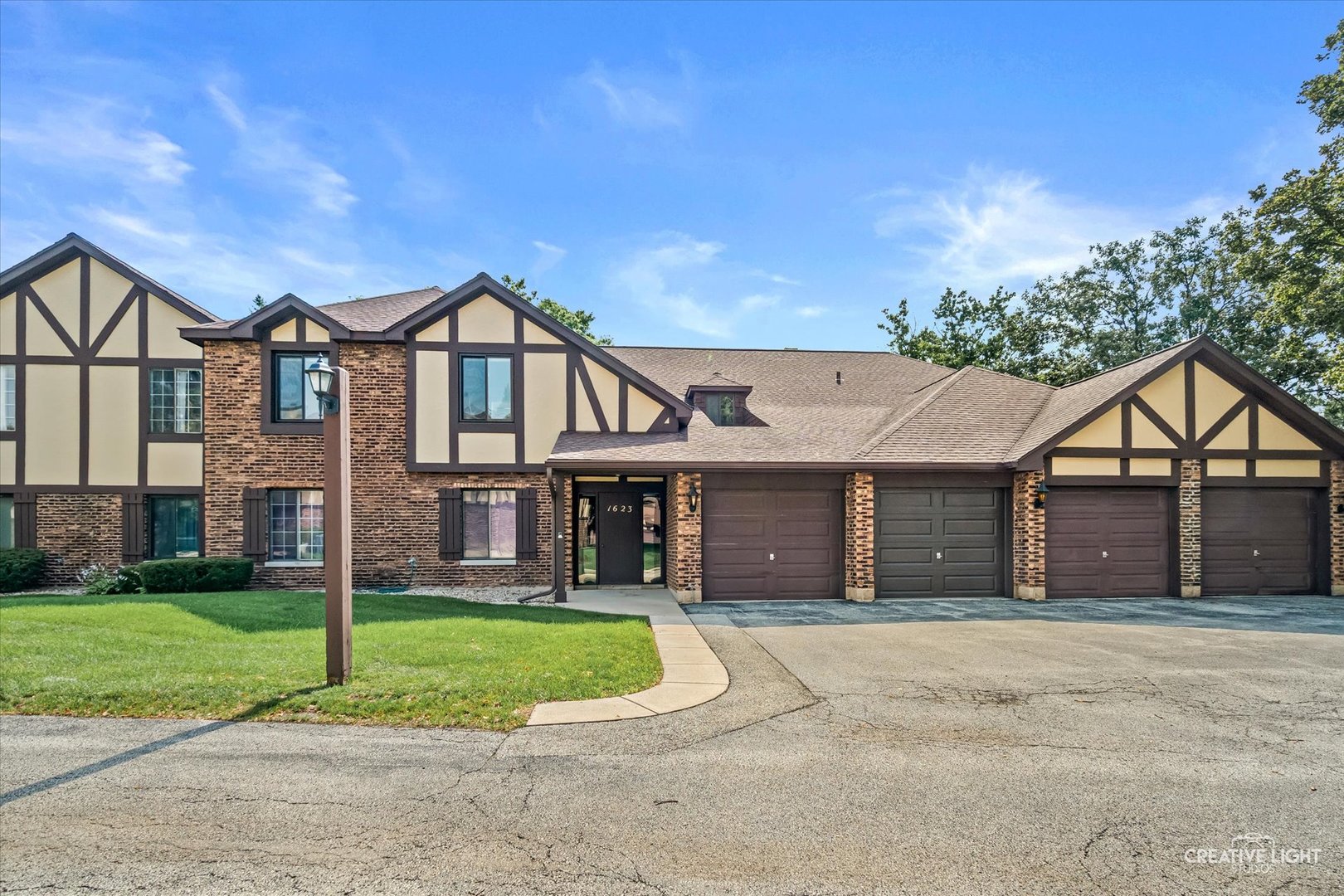 1623 Salisbury Court C — photo