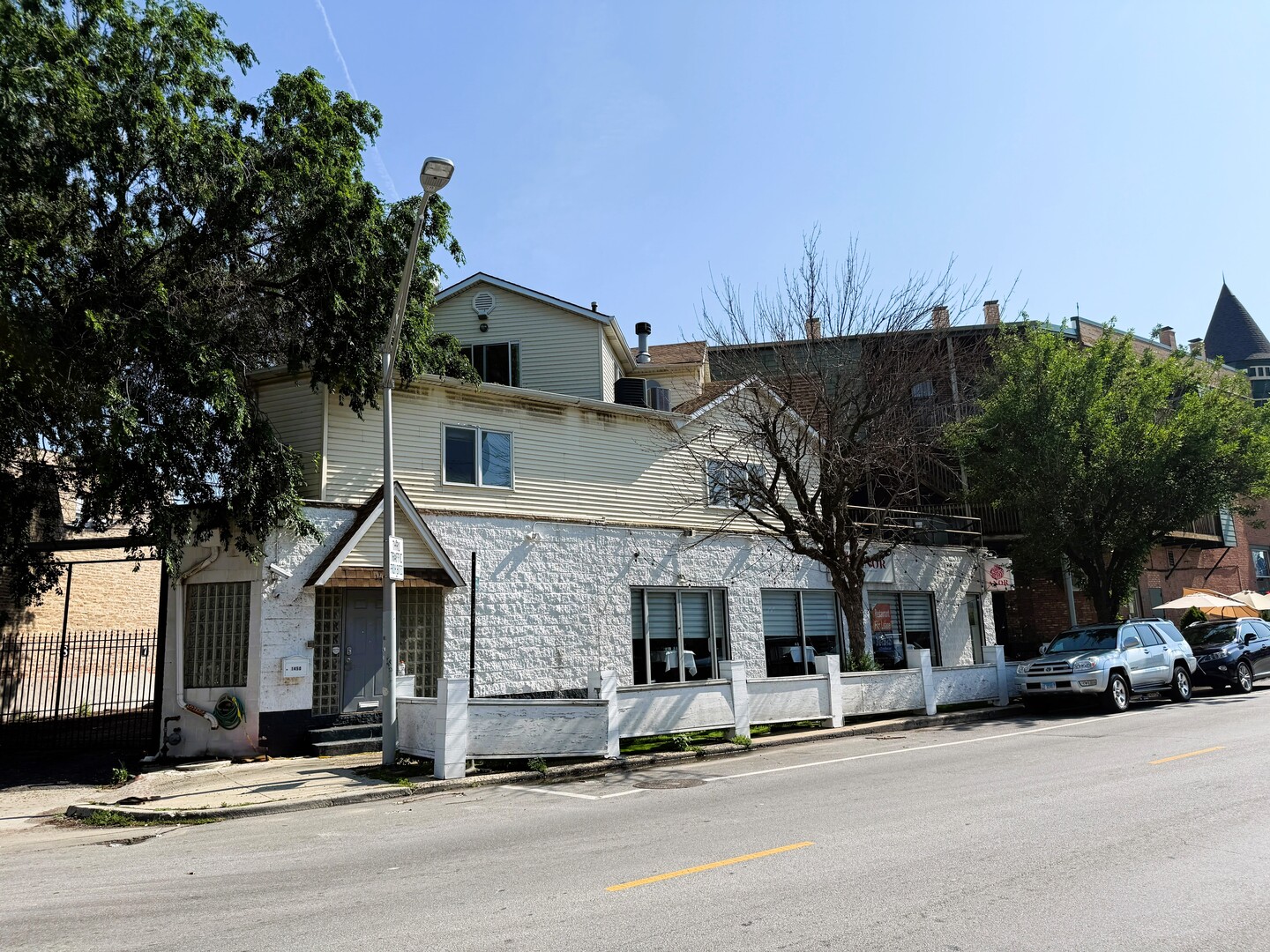 1450 W Webster Avenue 2 — photo