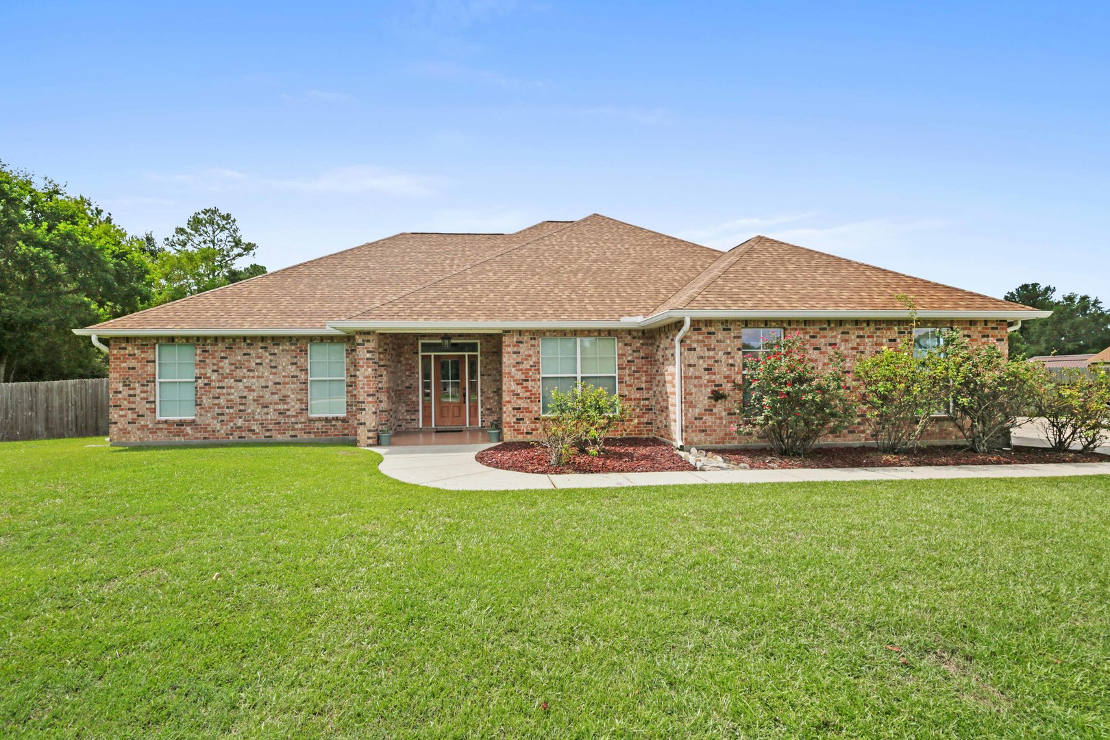 12231 E Pointe Drive — photo
