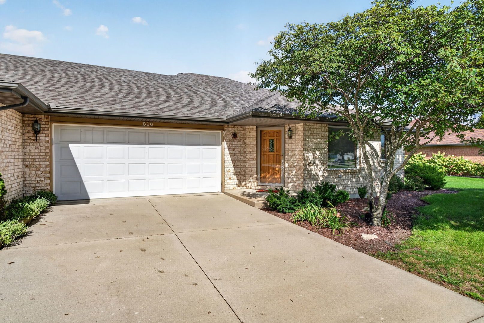 826 S Edgewater Drive — photo